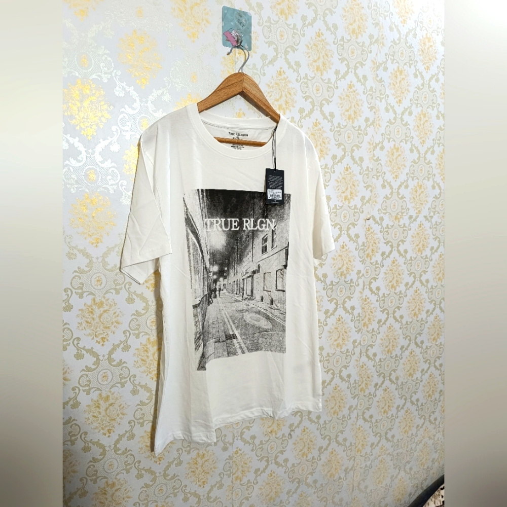 True Religion - Picture 1 of 7